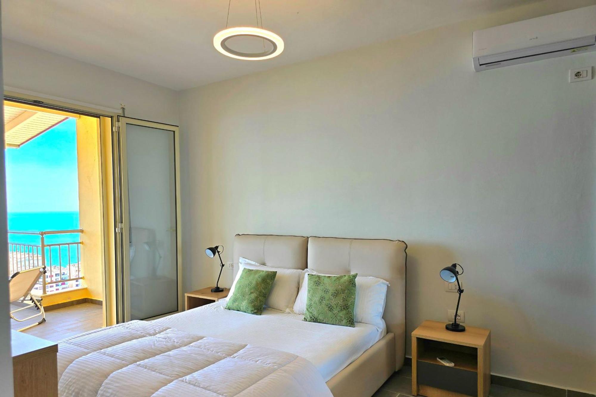 Apartment Hill In - 061 Durrës